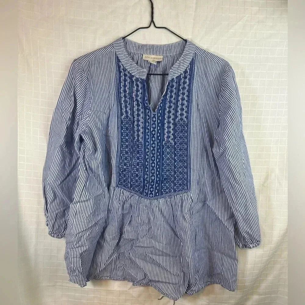 Women’s Medium AppleSeed Blue White Embroidered Shirt Blouse